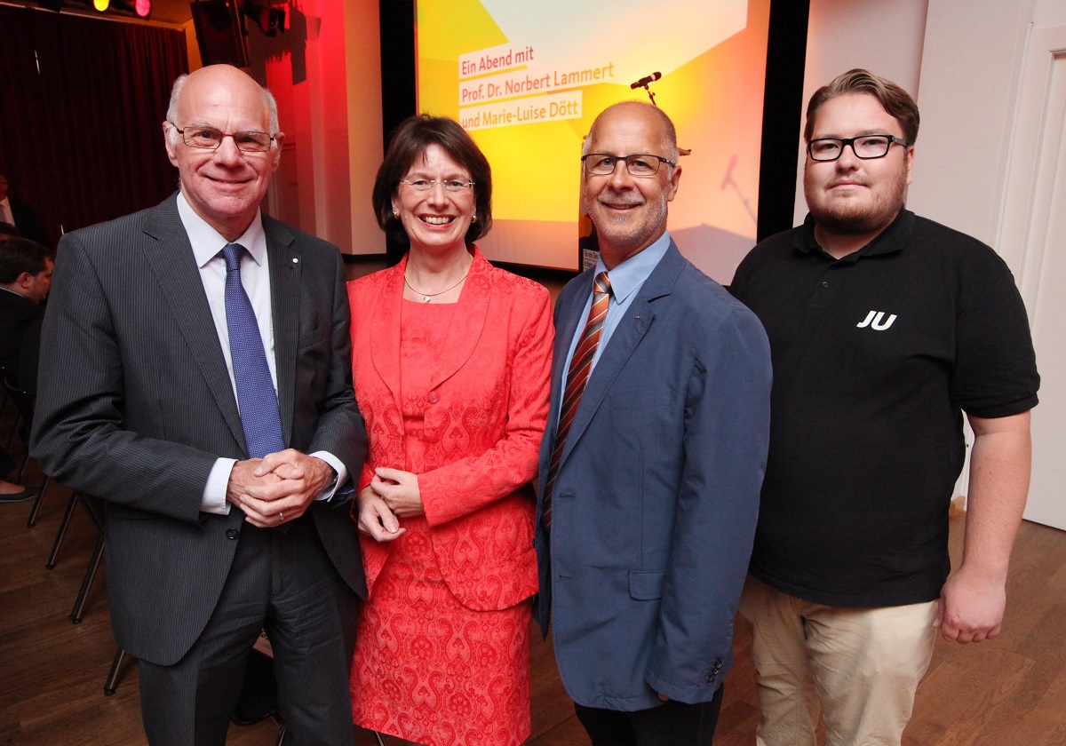 Norbert Lammert macht Wahlkampf im Ledigenheim