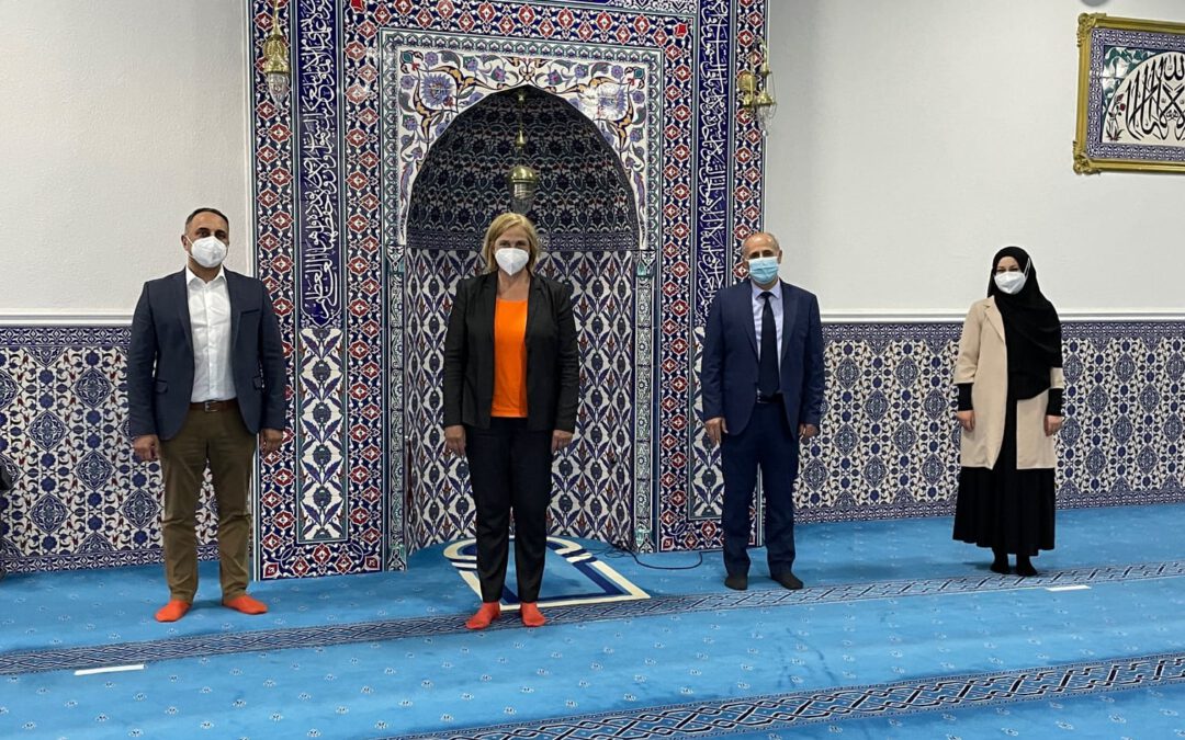 Bürgermeisterin Eislöffel besucht Moschee