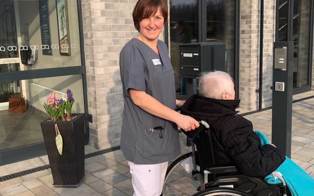 Altenpflegerin Aleksandra liebt ihre Arbeit in der Lohberger Seniorenresidenz