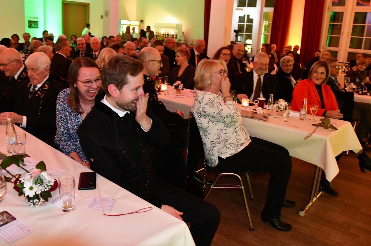 Lustiges Winterfest der Bergleute
