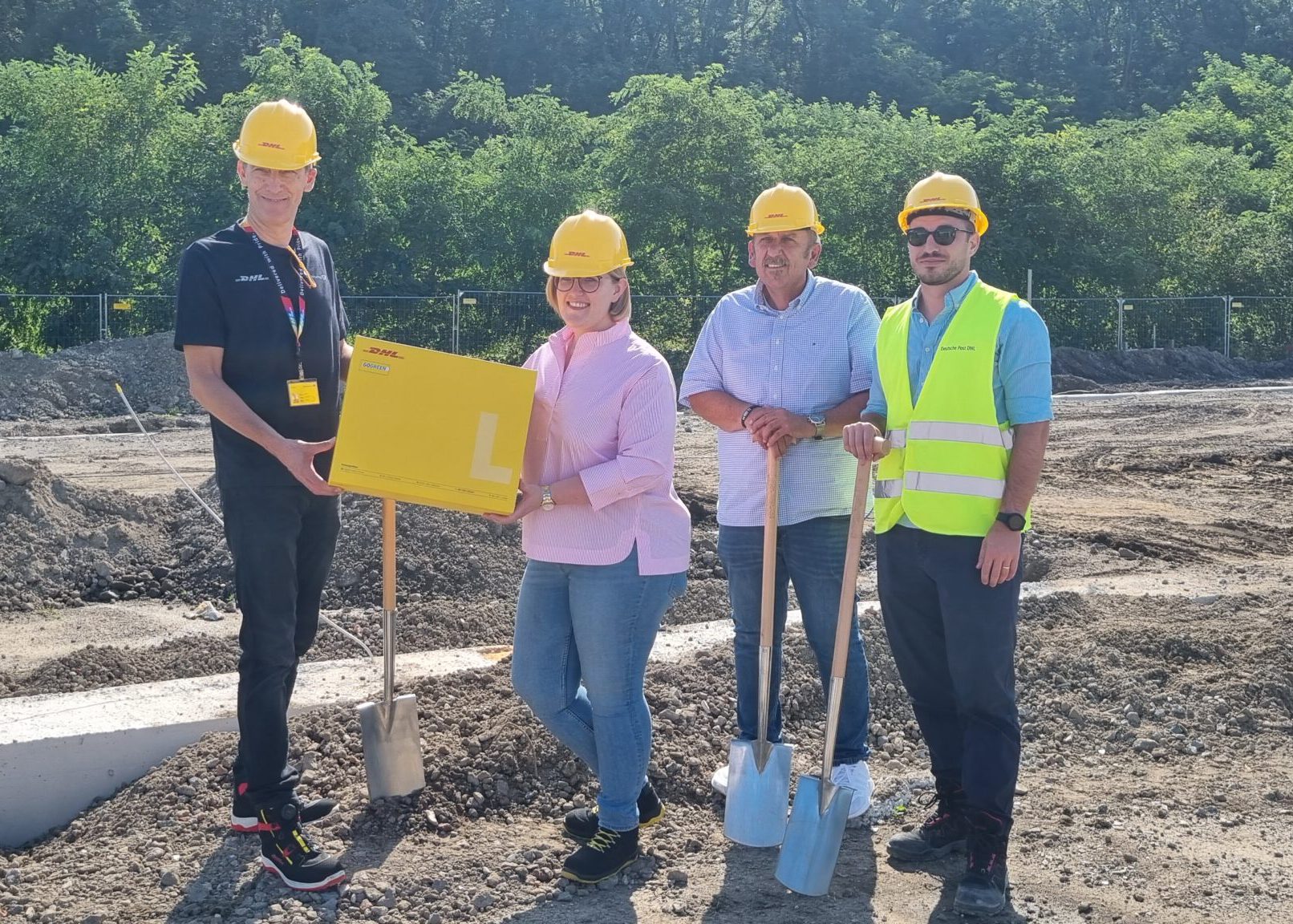 Neuer Zustellstützpunkt von DHL und Deutscher Post entsteht in Lohberg