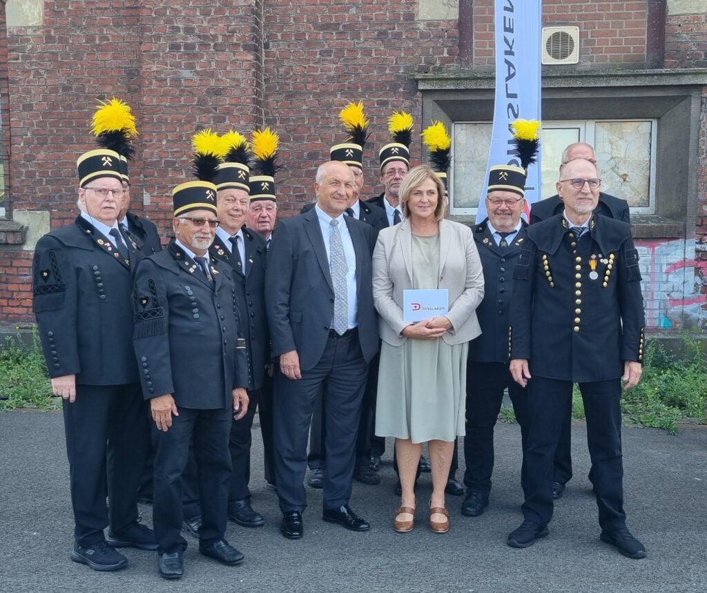 Michaela Eislöffel begrüßt zum Aufschlagfest am Zechenturm Lohberg