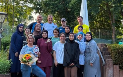 Moschee-Mädchen erobern den Tennisplatz beim VfB