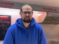Patricks Fischbrötchen sind in Lohberg ein echter Kassenschlager.
